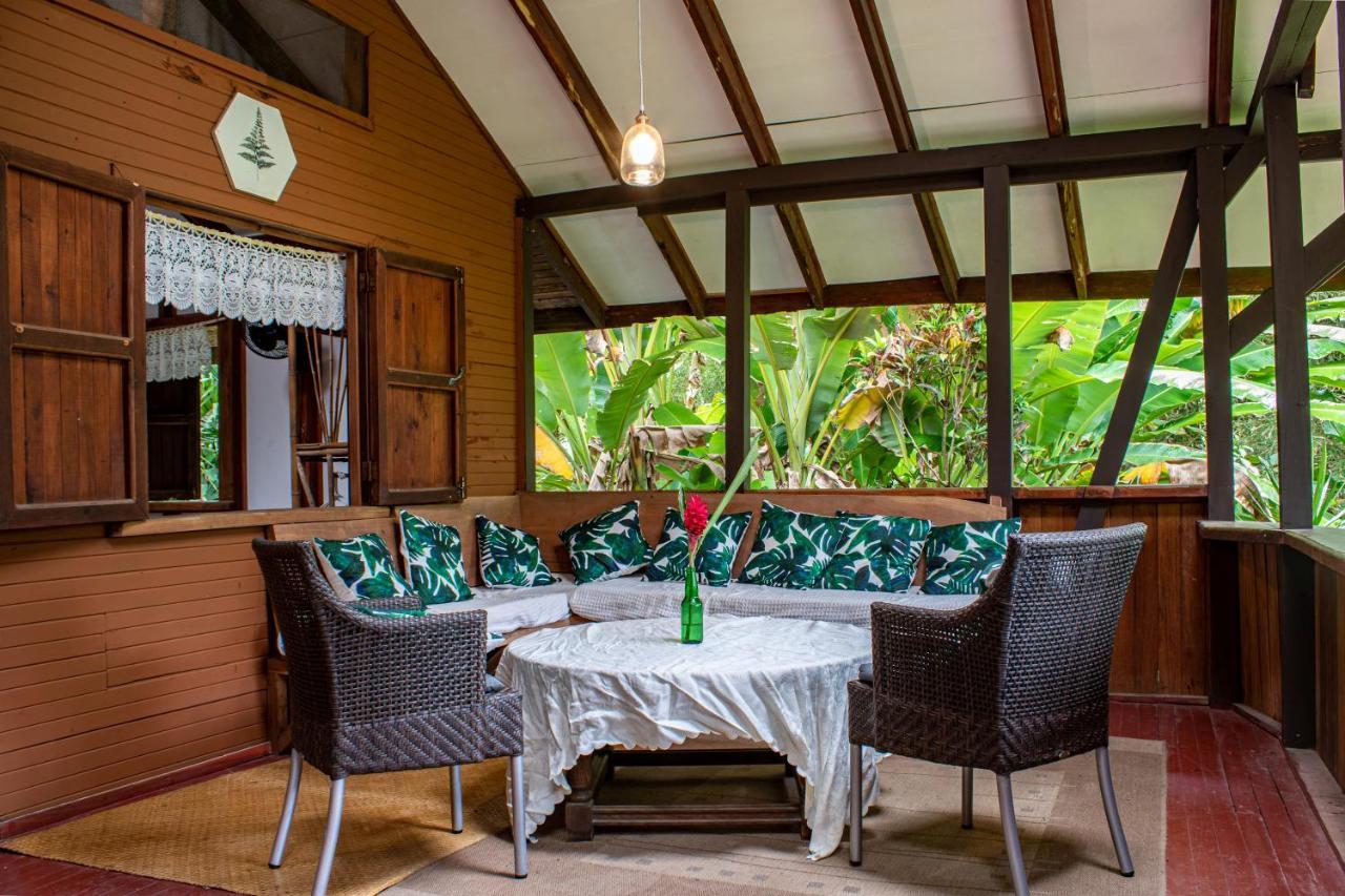 Chalet Y Cabinas Hibiscus Cahuita Bagian luar foto