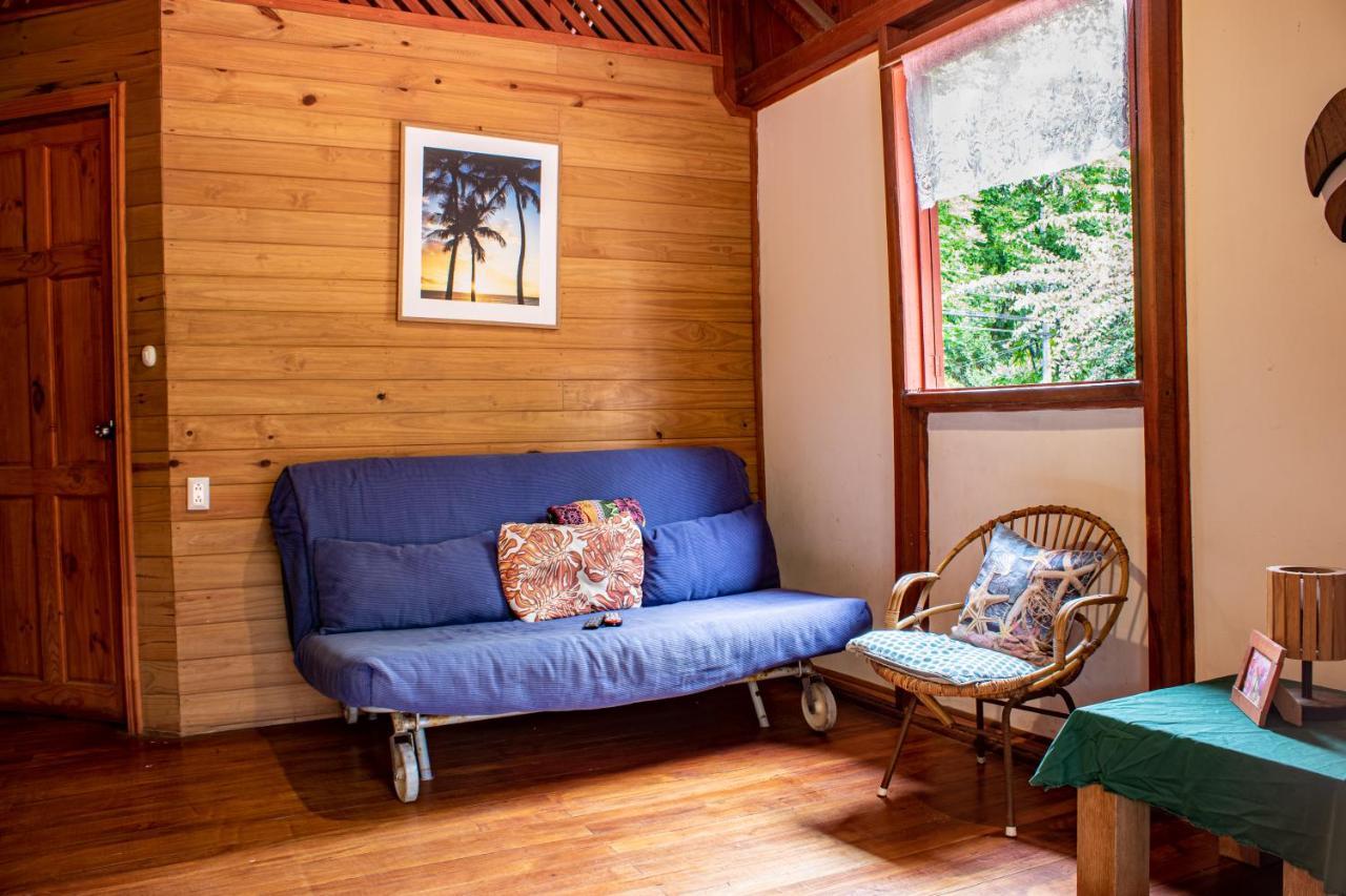 Chalet Y Cabinas Hibiscus Cahuita Bagian luar foto
