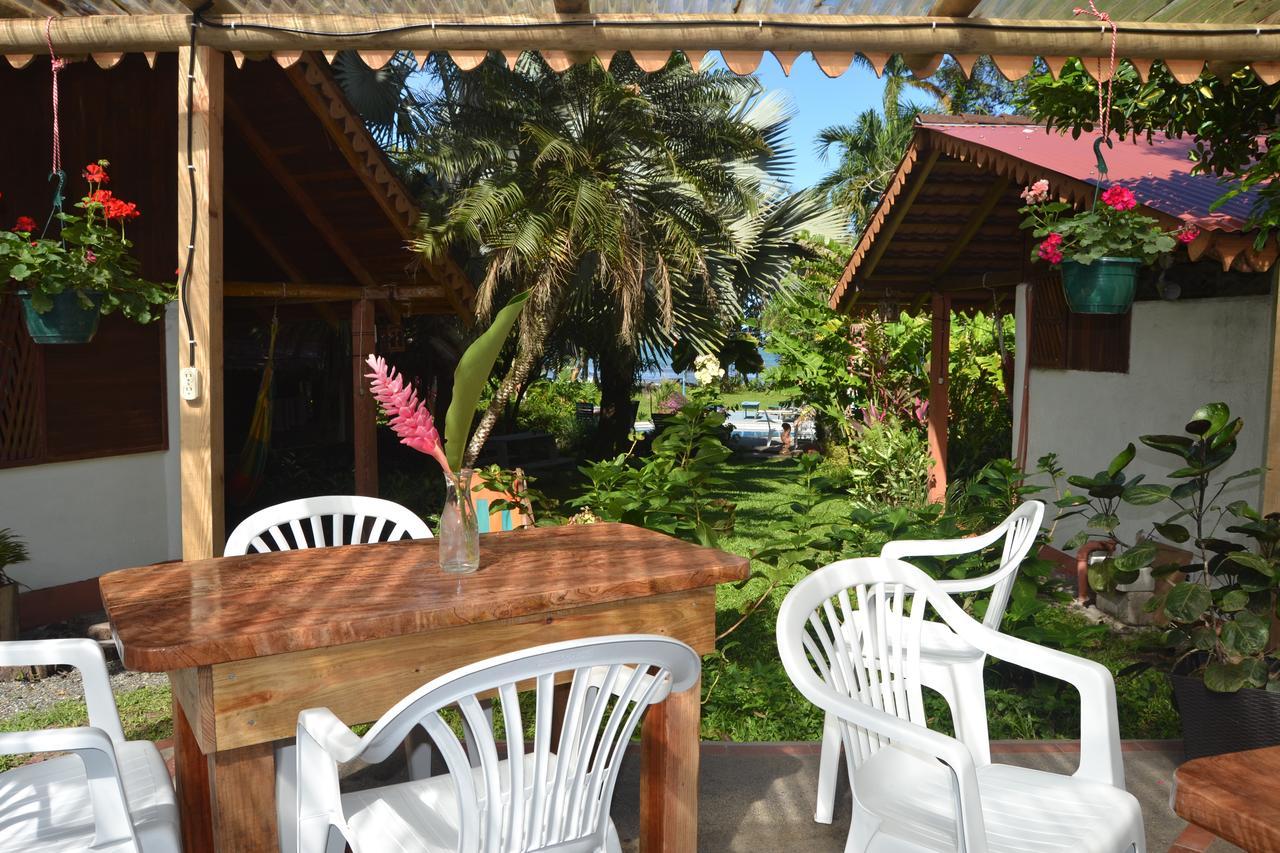 Chalet Y Cabinas Hibiscus Cahuita Bagian luar foto