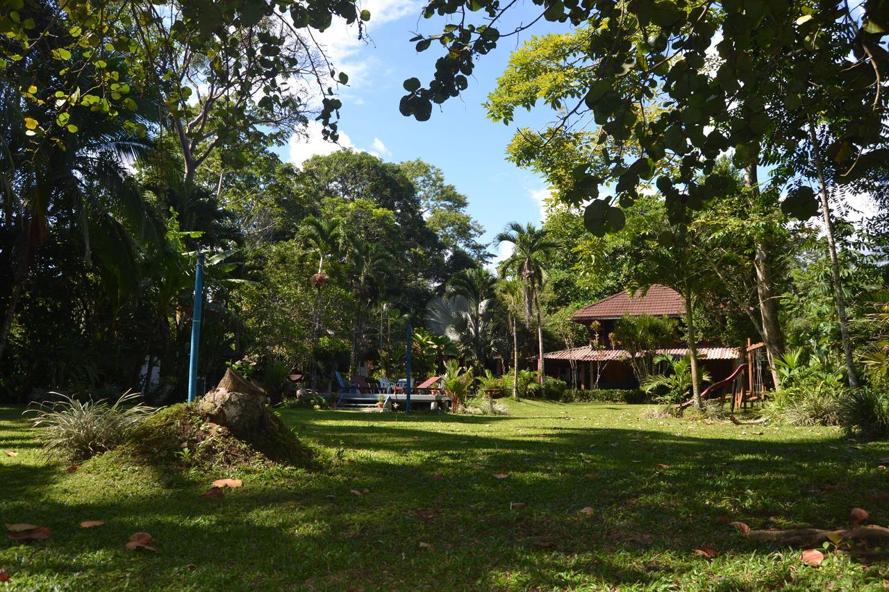 Chalet Y Cabinas Hibiscus Cahuita Bagian luar foto