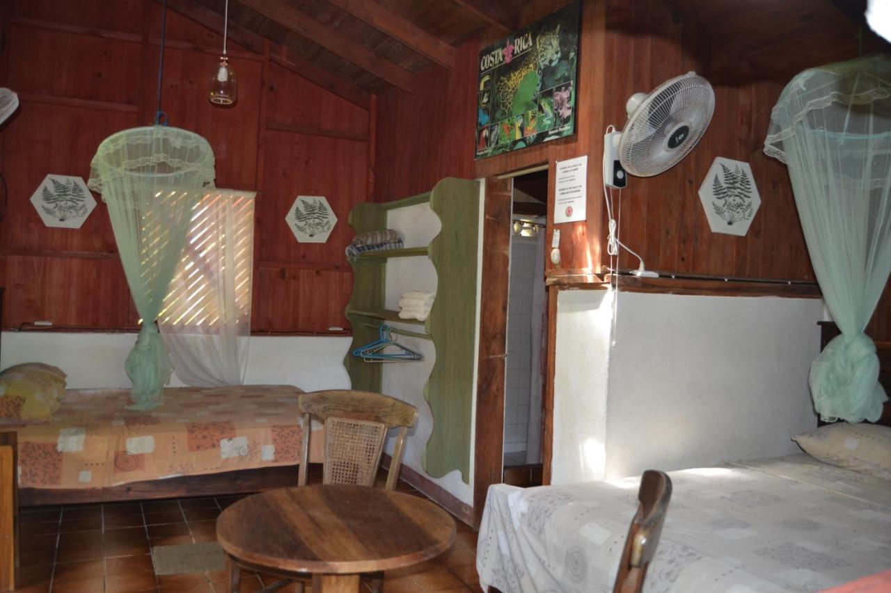 Chalet Y Cabinas Hibiscus Cahuita Bagian luar foto