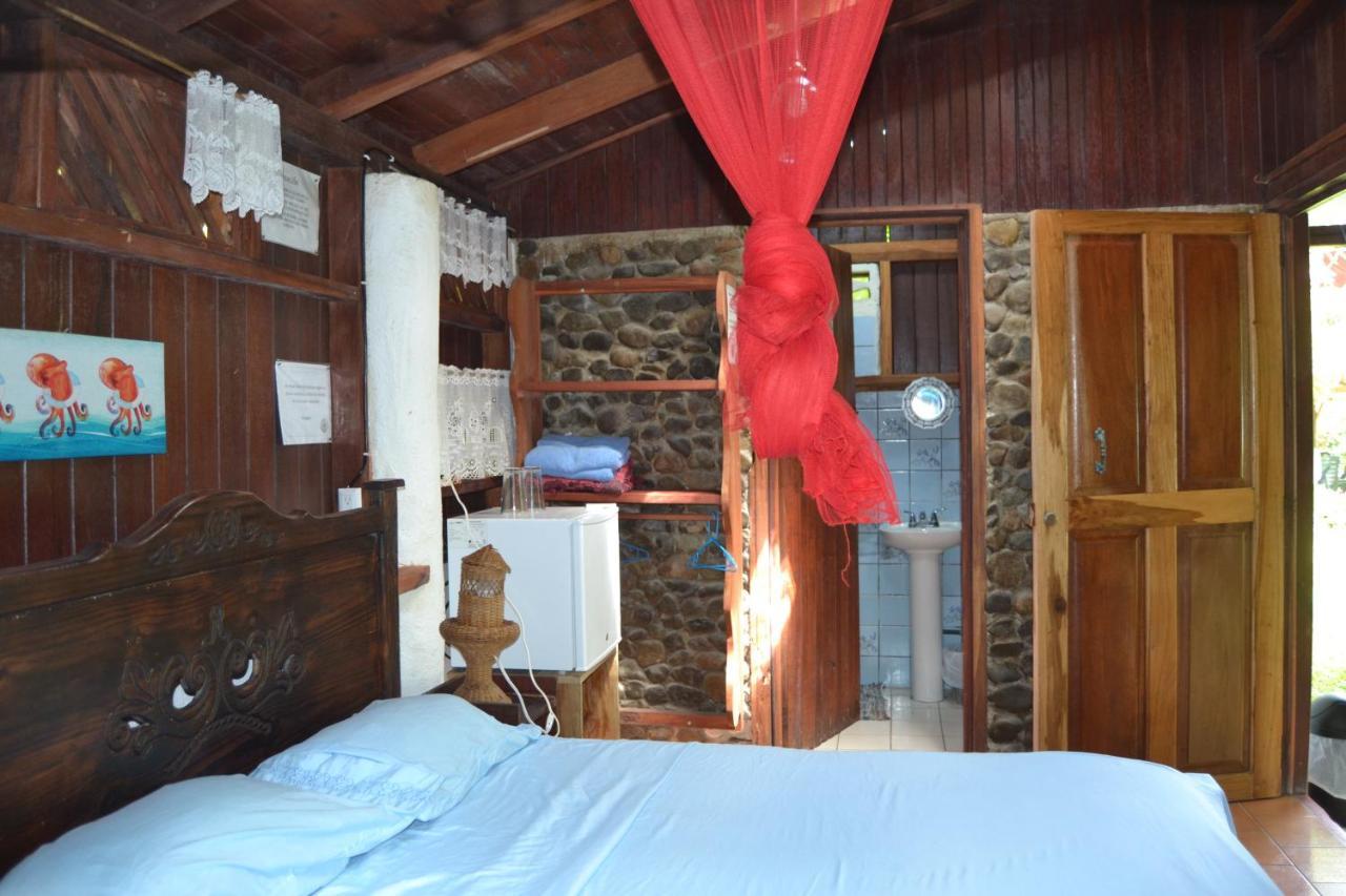 Chalet Y Cabinas Hibiscus Cahuita Bagian luar foto