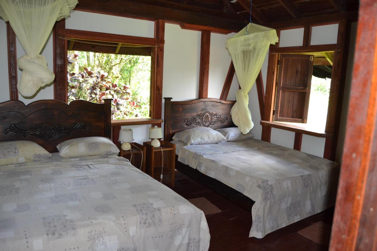 Chalet Y Cabinas Hibiscus Cahuita Bagian luar foto