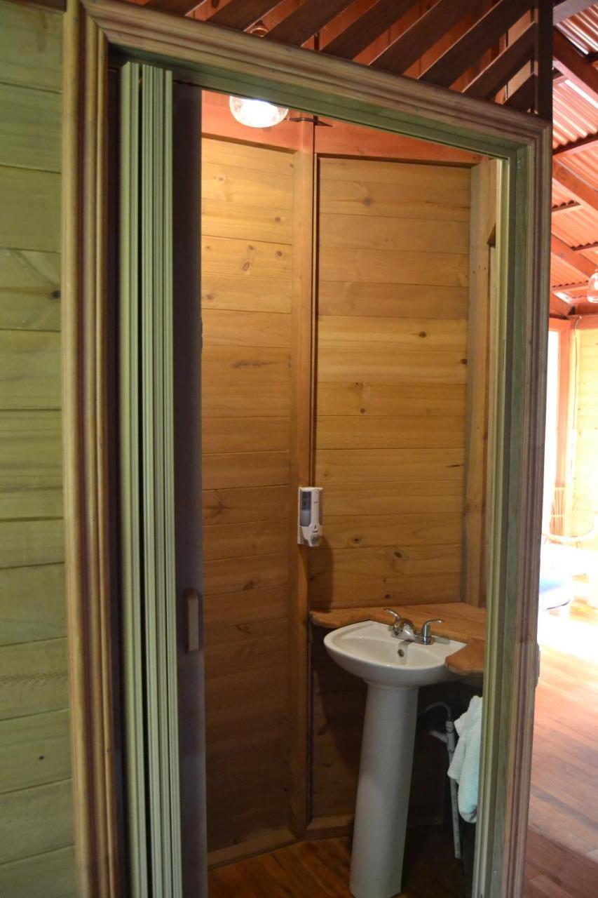 Chalet Y Cabinas Hibiscus Cahuita Bagian luar foto